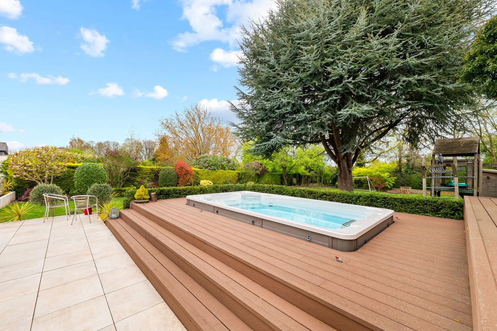 Additional image 2 of 4 bed detached house for saleGilhams Avenue, Banstead SM7