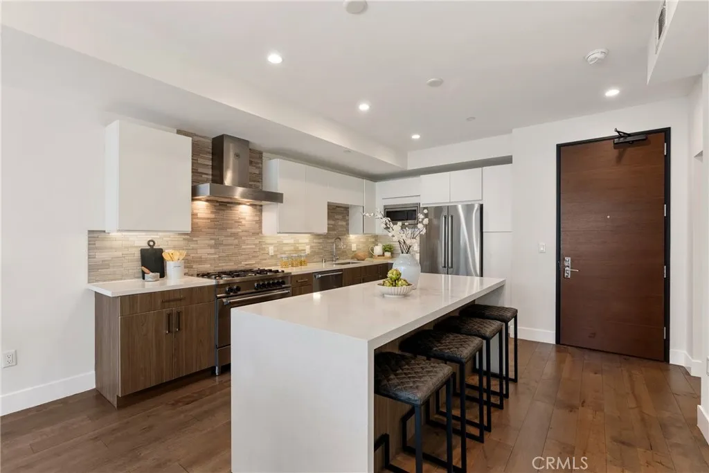 Additional image 10 of 3715 San Marino Street Unit 105, Los Angeles, CA 90019