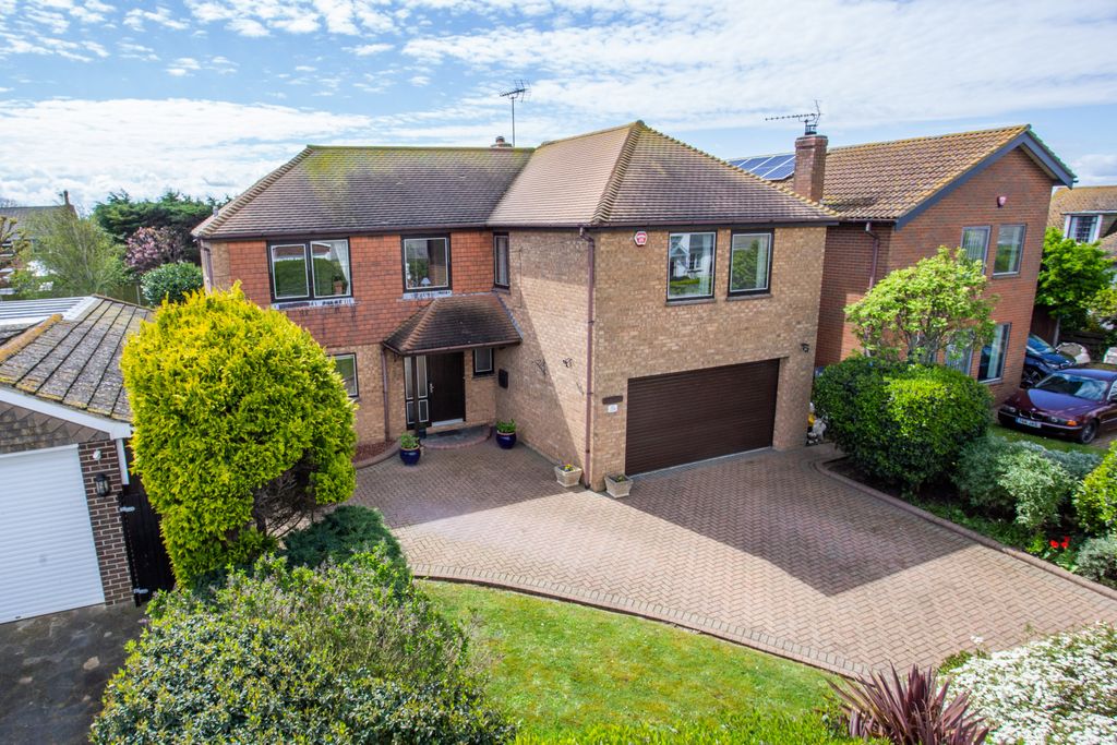 5 bed detached house for saleDaryngton Avenue, Birchington CT7