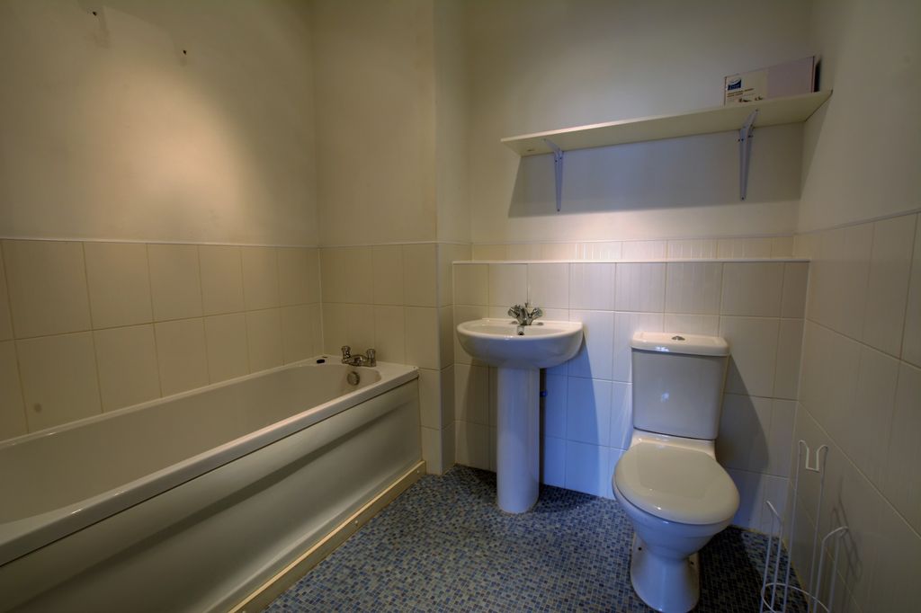 Additional image 5 of 2 bed flat for saleLowbridge Walk, Bilston, West Midlands WV14