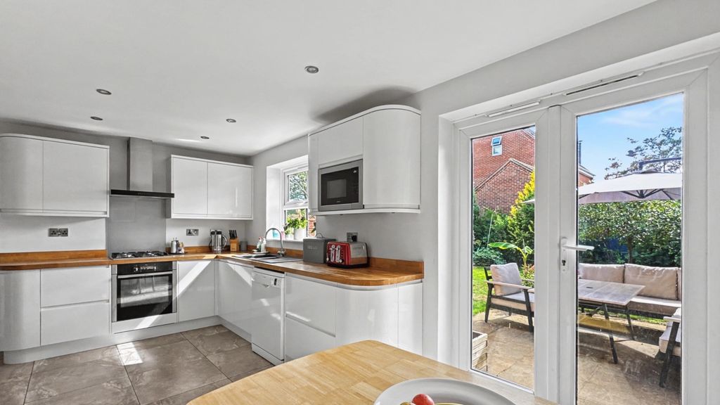 Additional image 4 of 5 bed detached house for saleCranesbill Drive, Bure Park, Bicester OX26