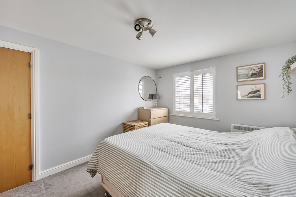 Additional image 19 of 2 bed flat for saleGoldsworth Road, Woking GU21