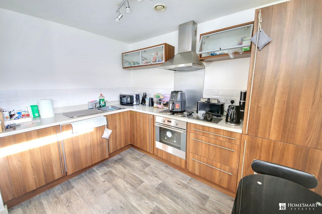 2 bed flat for saleThe Decks, Runcorn WA7 photo 5