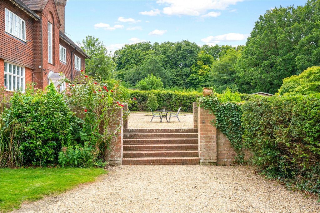 Additional image 11 of 4 bed flat for saleRowley Lane, Barnet EN5