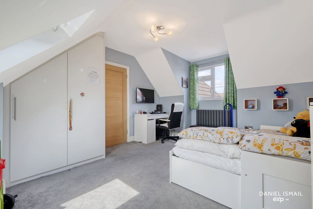 Additional image 23 of 5 bed detached house for saleGreat Berry Lane, Langdon Hills, Basildon SS16