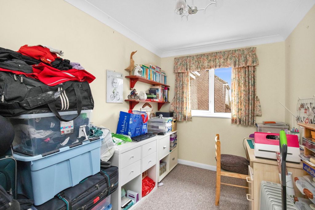 Additional image 13 of 2 bed flat for saleEllingham Close, Alresford SO24