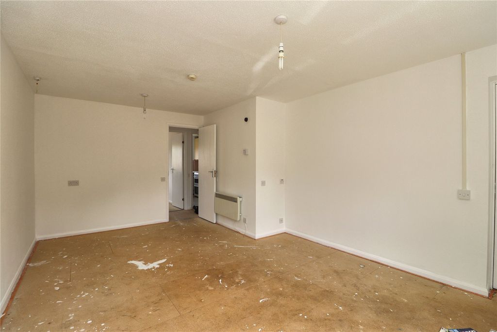 Additional image 3 of 1 bed parking/garage for saleWoking, Surrey GU21