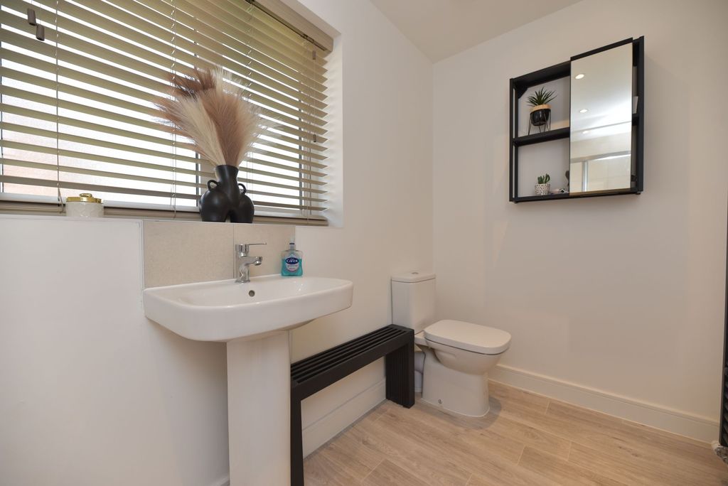 Additional image 14 of 5 bed detached house for saleBellflower Gardens, Biggleswade SG18