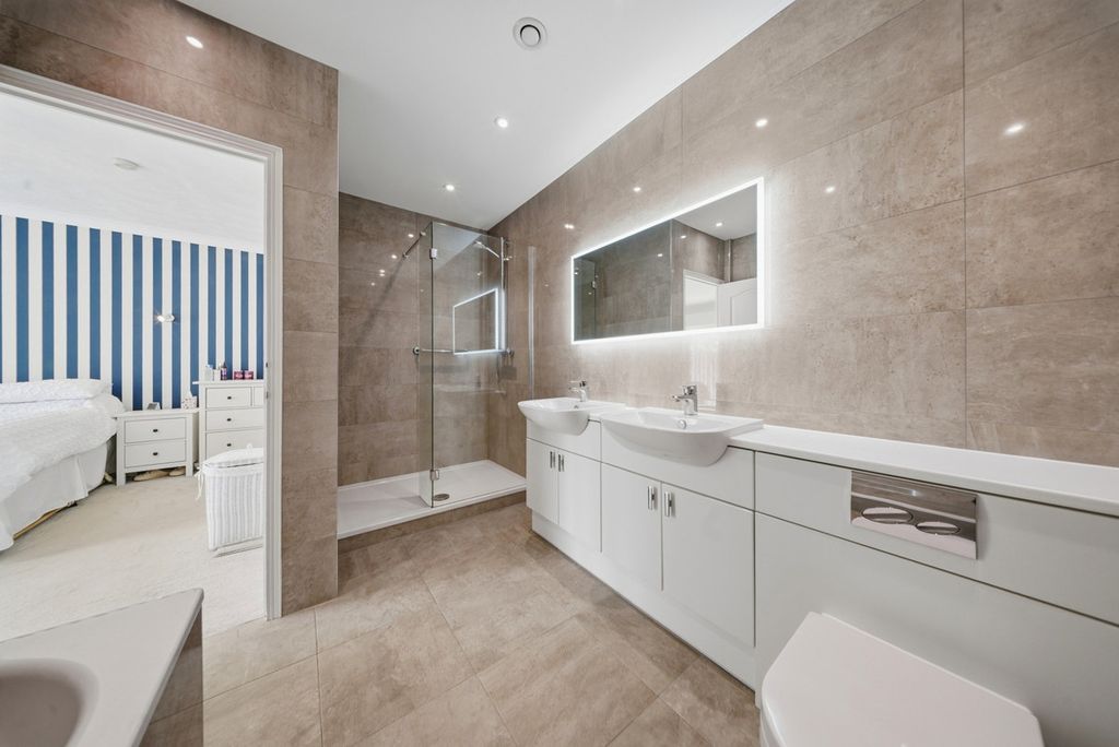 Additional image 11 of 3 bed penthouse for saleOverbury Avenue, Beckenham BR3