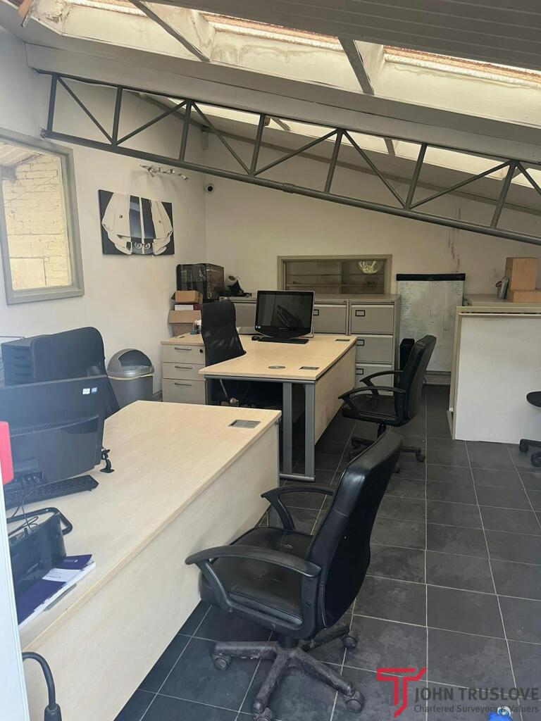 Unit at Church Hill Farm, Beoley, Redditch, B98 9AR photo 4