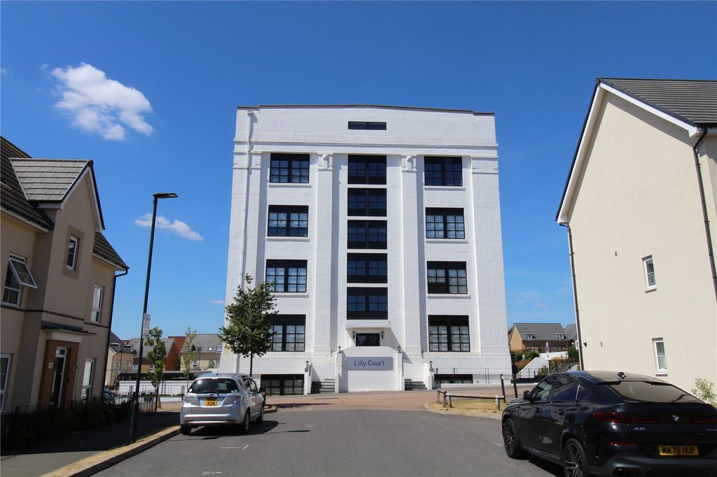 2 bed flat for saleFullbrook Drive, Basingstoke, Hampshire RG21