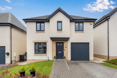 37 Ferrier Medway, Gilmerton EH17