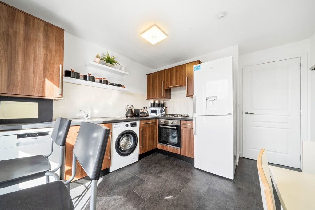Additional image 6 of 3 bed flat for saleWeir Street, Stirling FK8