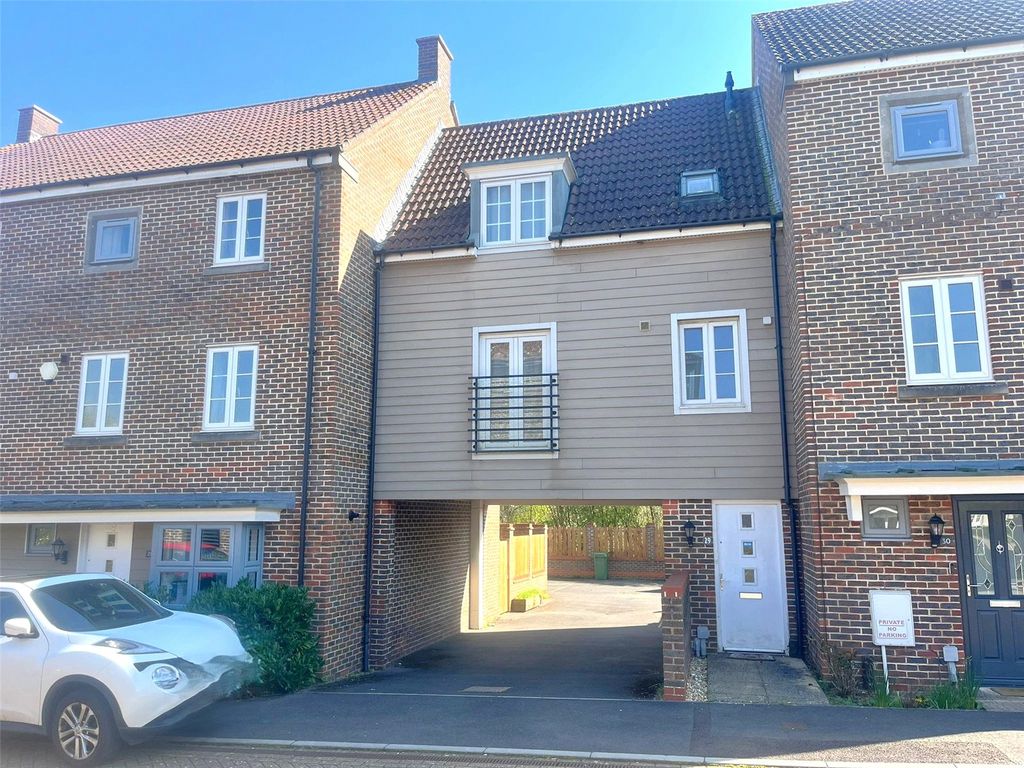2 bed flat for saleWarner Close, Basingstoke, Hampshire RG24