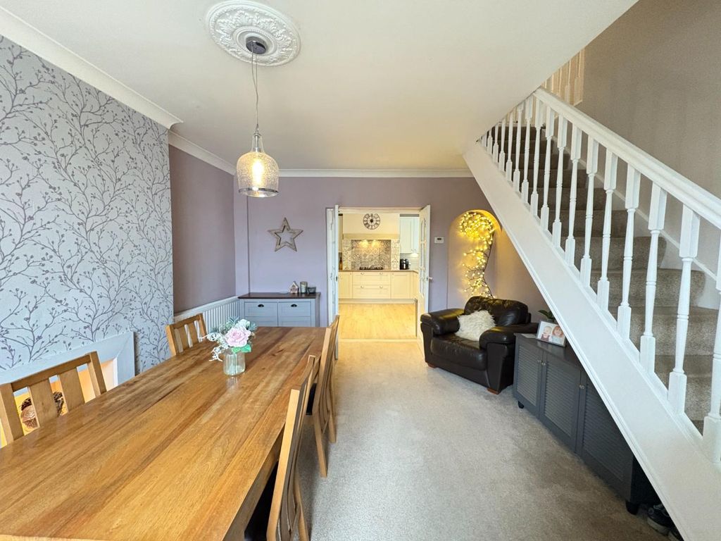 Additional image 10 of 4 bed terraced house for saleHigh Street, Hanging Heaton, Batley WF17