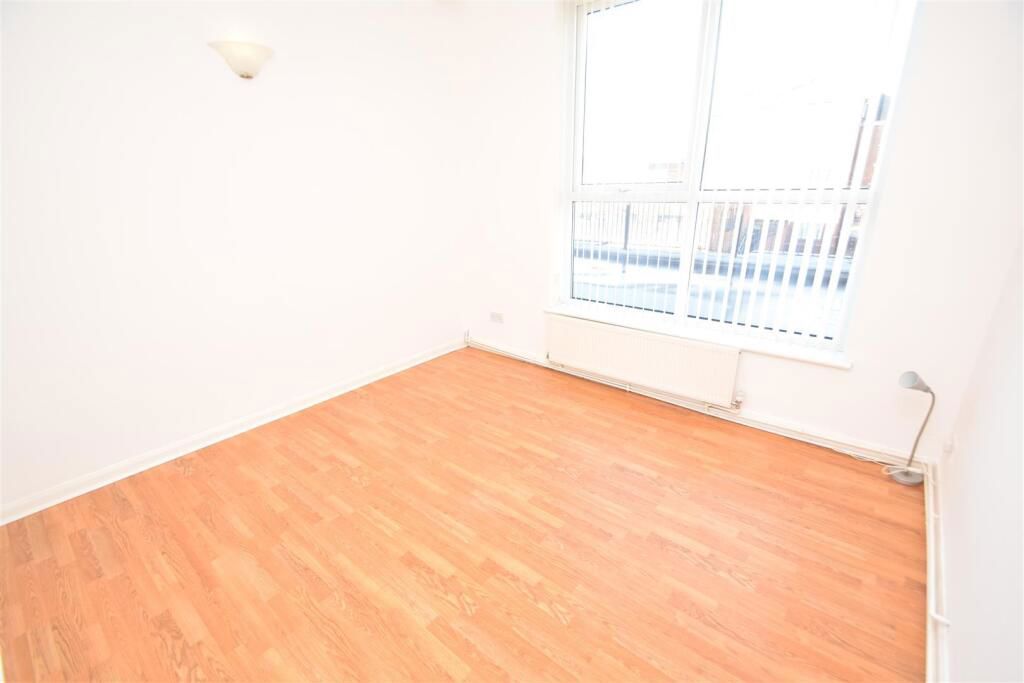 Additional image 6 of 2 bed flat for salePensby Road, Heswall, Wirral CH60