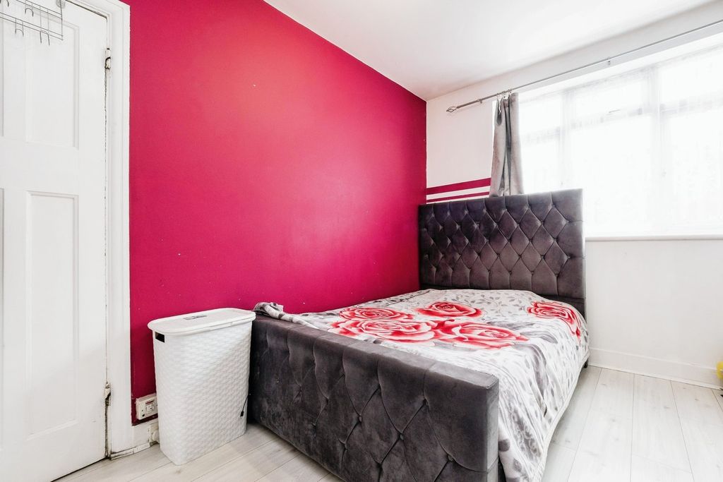 Additional image 12 of 3 bed terraced house for saleSt Thomas Gardens, Ilford IG1