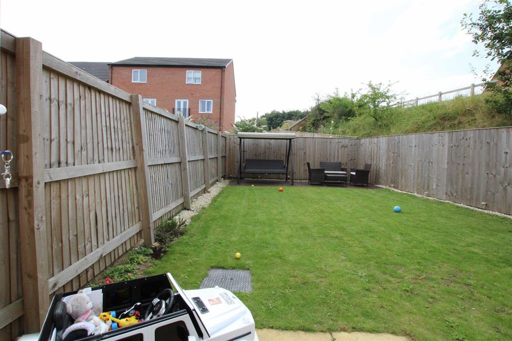 Additional image 16 of 3 bed semi-detached house for salePiebridge Way, Wortley, Leeds LS12