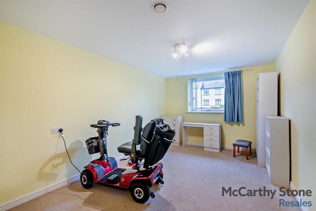 Additional image 8 of 2 bed flat for saleLady Susan Court, New Road, Basingstoke RG21