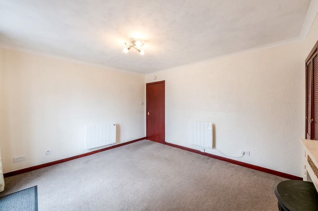 1 bed flat for saleKing Street, Crieff PH7 photo 4