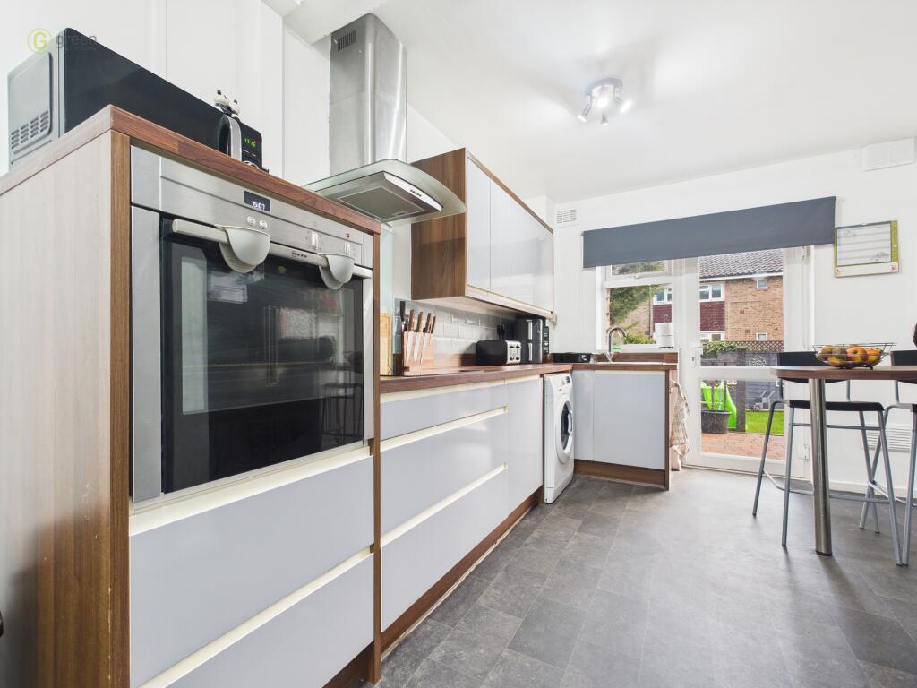 Oakthorpe Drive, Kingshurst, B37 photo 3