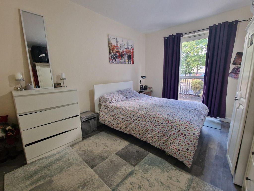 Additional image 10 of 2 bed flat for saleLowbridge Walk, Bilston, West Midlands WV14