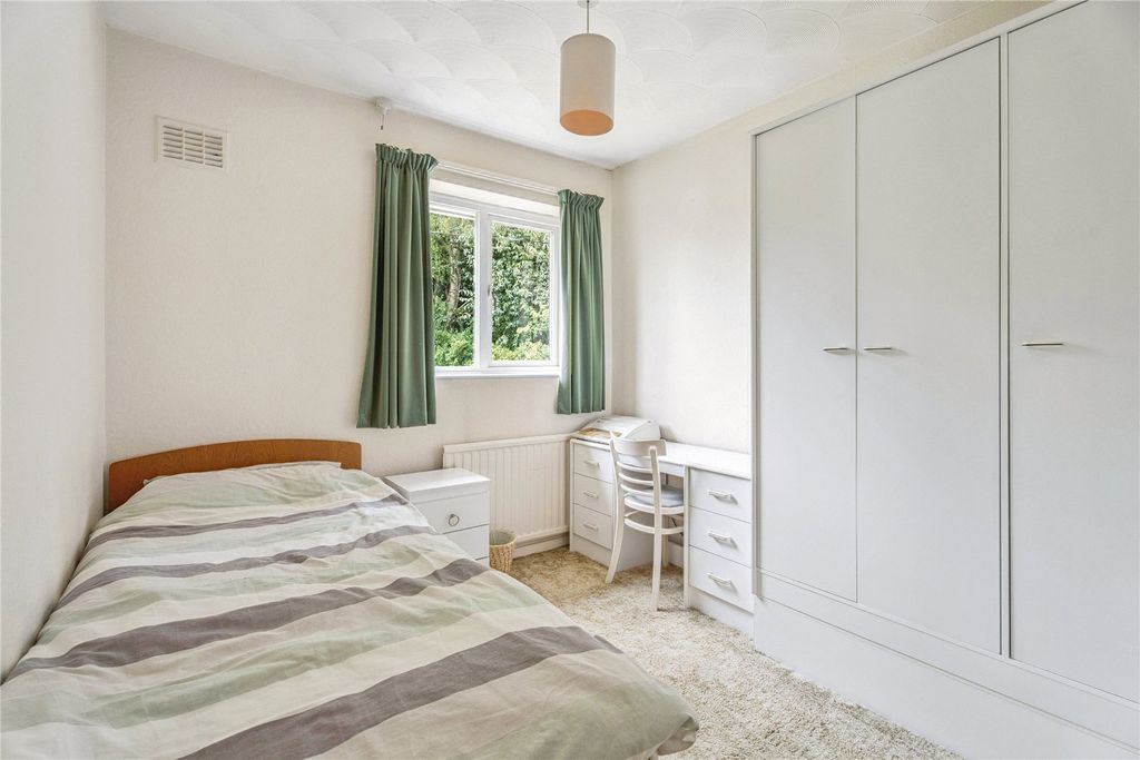 Additional image 11 of 4 bed semi-detached house for saleDellfield Close, Berkhamsted, Hertfordshire HP4