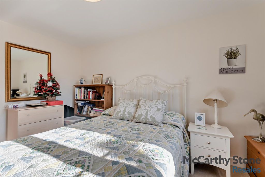 Additional image 12 of 2 bed flat for saleQueen Elizabeth Place, Orchard Lane, Alton GU34