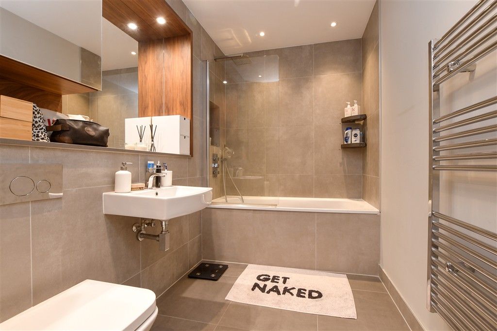 Additional image 10 of 2 bed flat for saleHigh Street, Dorking, Surrey RH4
