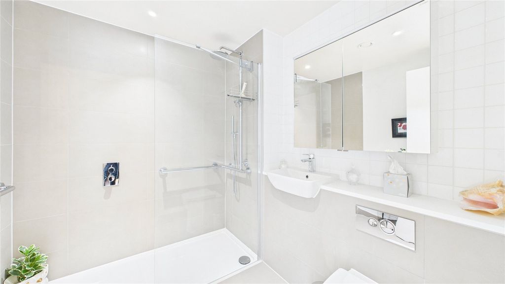 Additional image 7 of 1 bed flat for saleHorsell, Surrey GU21