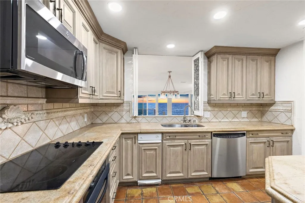 Additional image 77 of 647 Sleepy Hollow Ln, Laguna Beach, CA 92651