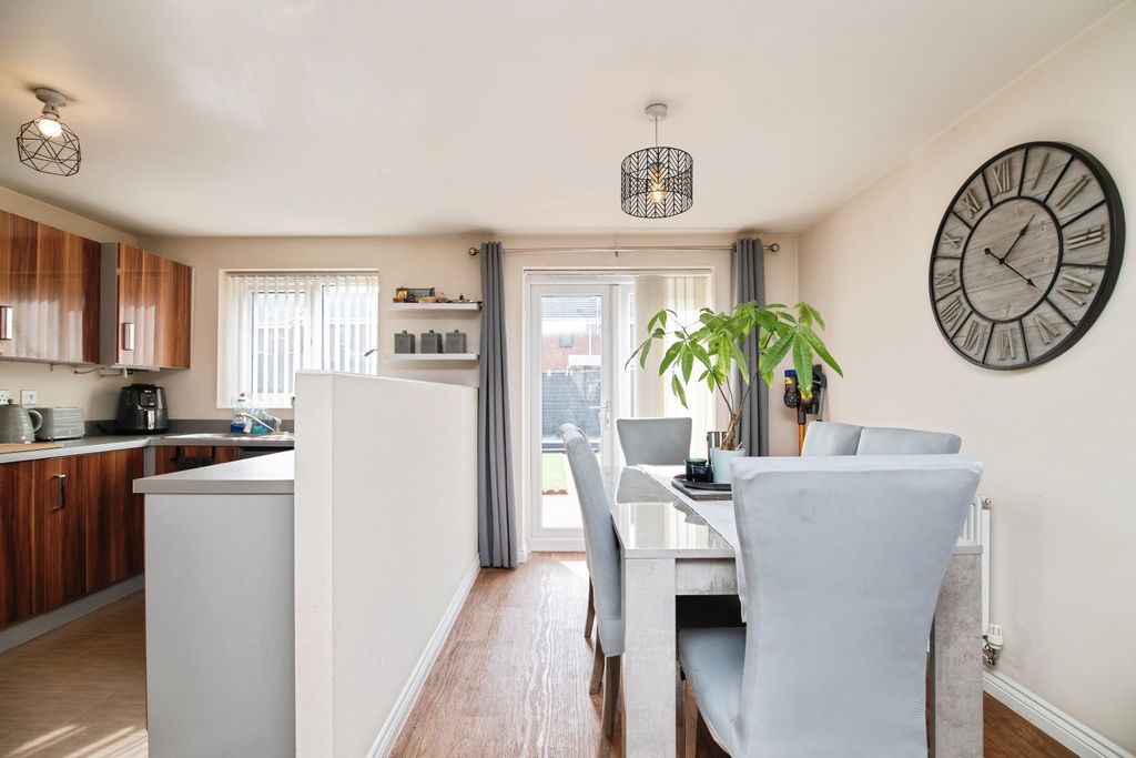 Additional image 4 of 3 bed semi-detached house for saleMullion Drive, Bilston WV14