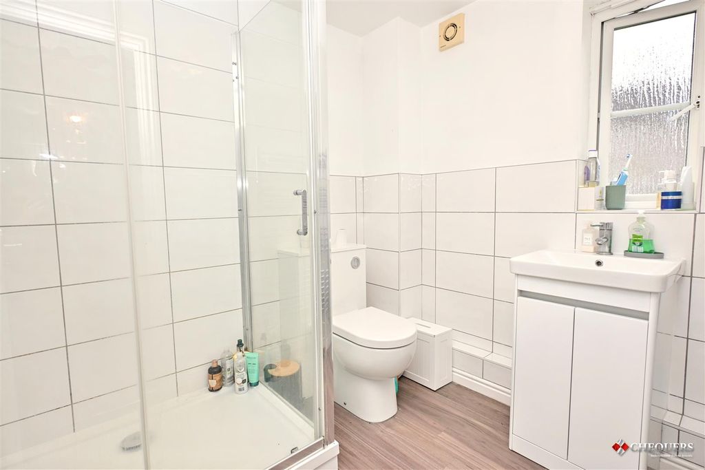 Additional image 8 of 2 bed flat for saleSherbourne Road, Basingstoke RG21