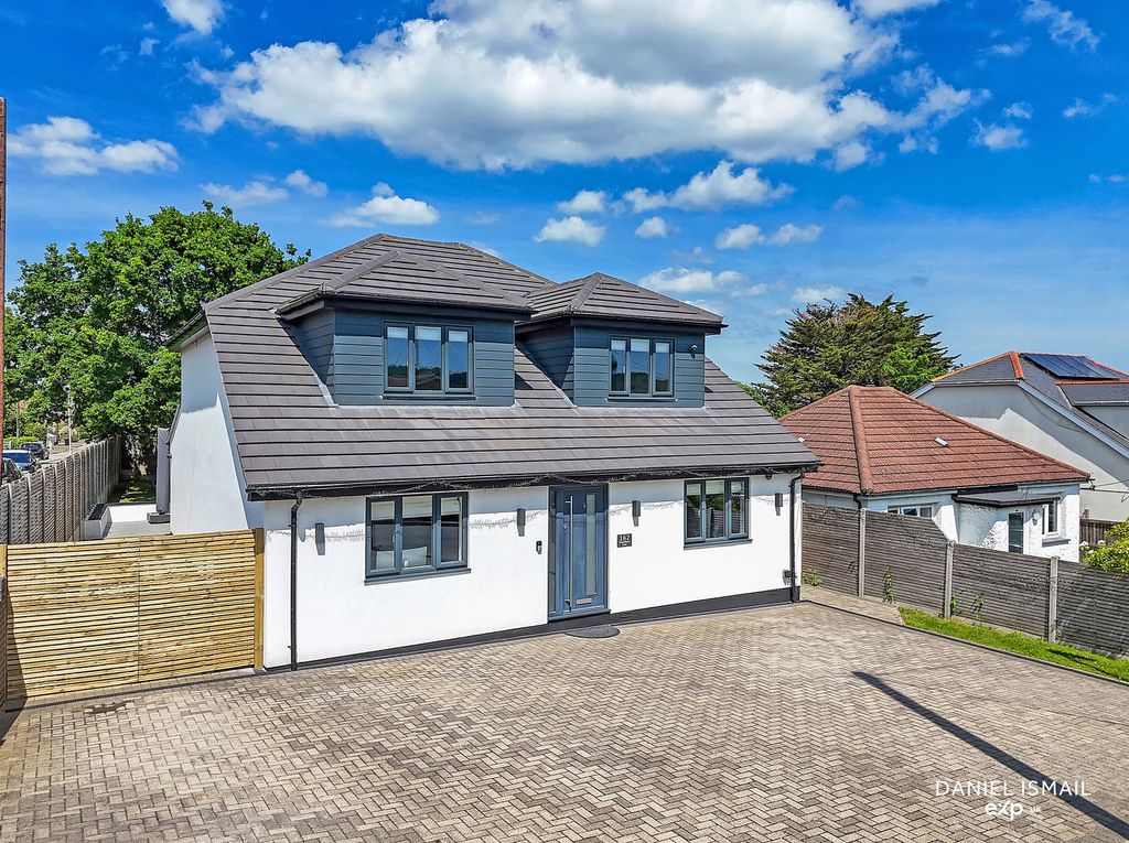Additional image 2 of 5 bed detached house for saleGreat Berry Lane, Langdon Hills, Basildon SS16