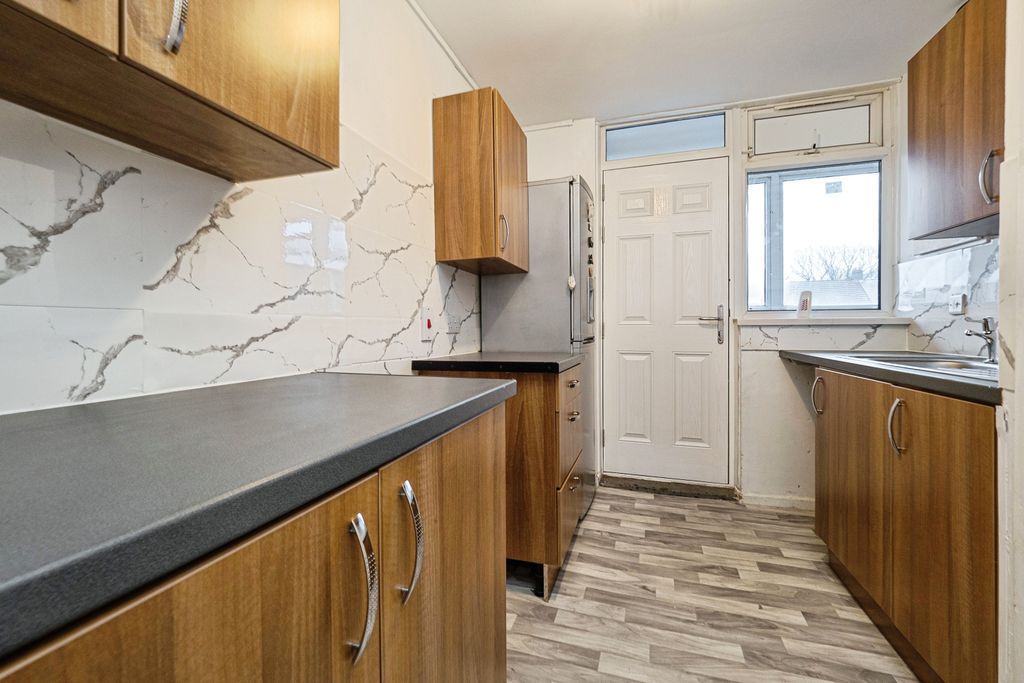 Additional image 4 of 2 bed flat for saleMelville Street, Hull HU1