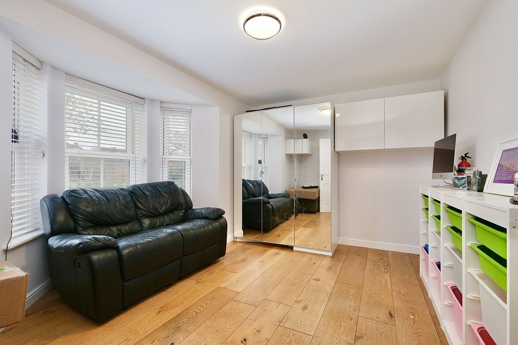 Additional image 5 of 5 bed detached house for saleDevon Drive, Biggleswade SG18