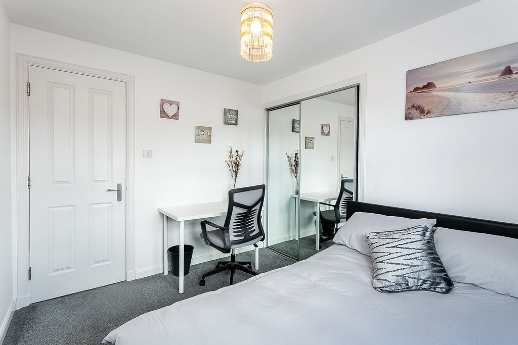 Additional image 22 of 4 bed semi-detached house for saleFernieside Place, Edinburgh EH17