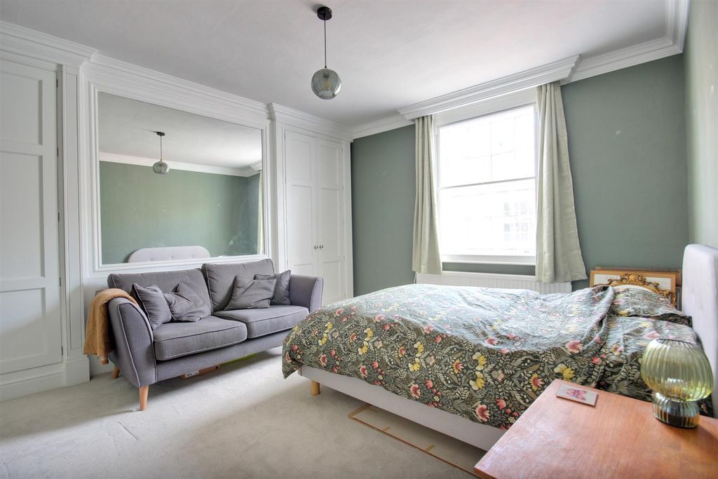 Additional image 22 of 4 bed terraced house for saleLairgate, Beverley HU17