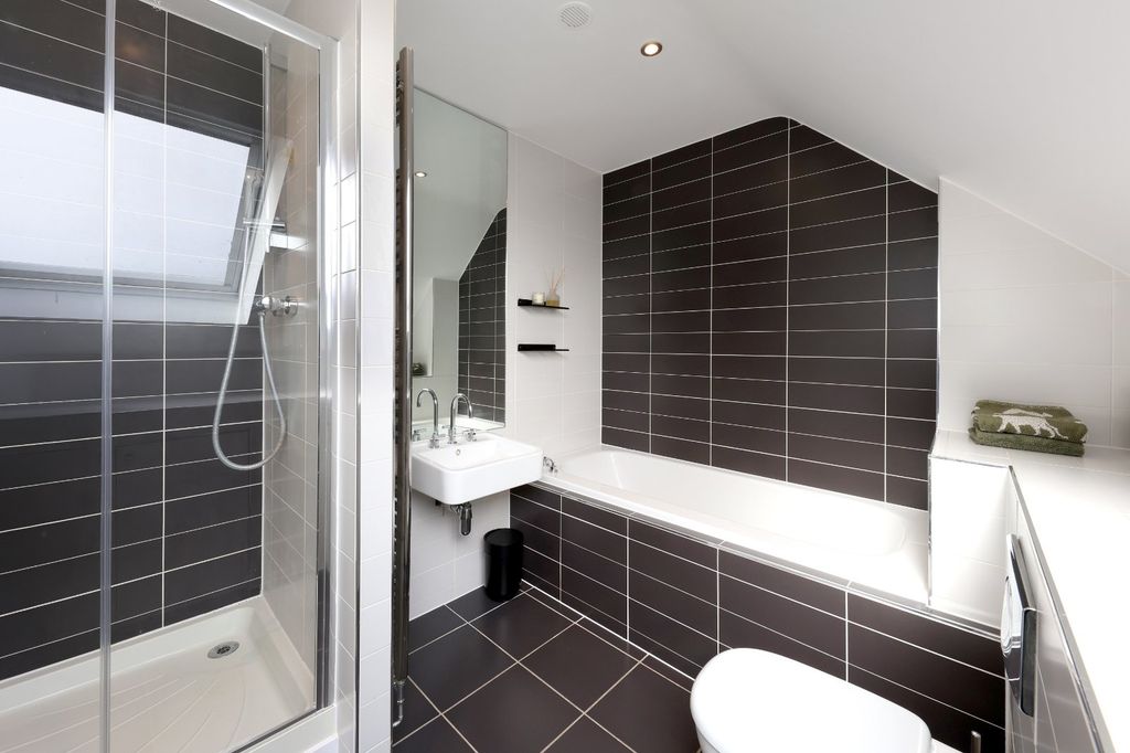 Additional image 9 of 2 bed flat for saleStation Road, Beaconsfield, Buckinghamshire HP9