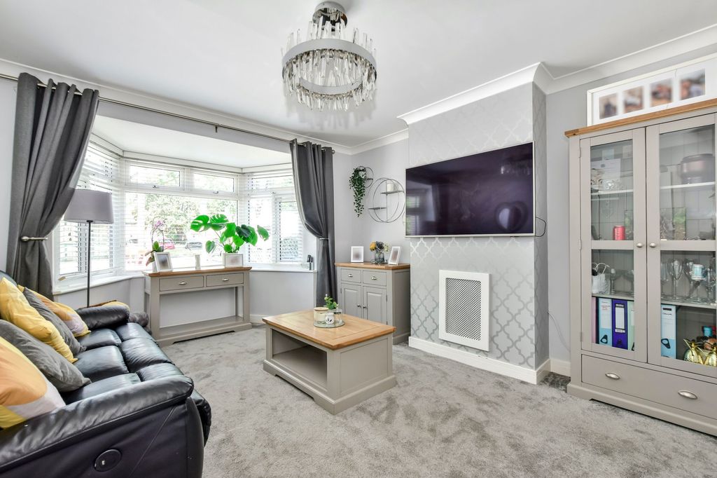 Additional image 3 of 4 bed semi-detached house for saleHazelwood Lane, Abbots Langley WD5