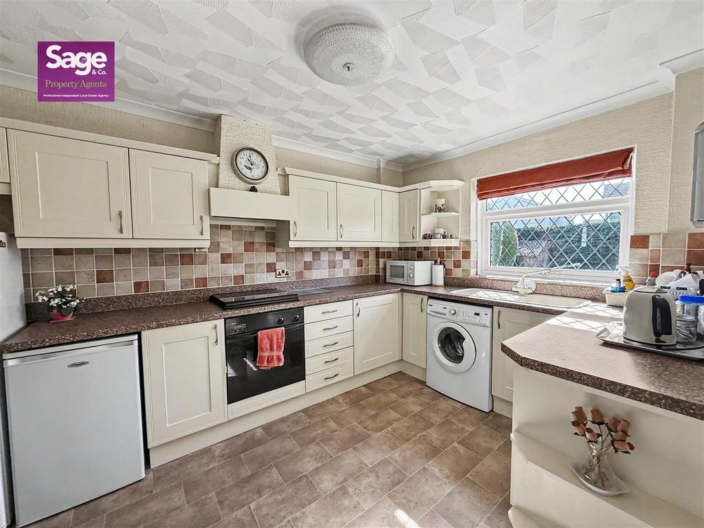 Additional image 4 of 5 bed detached house for saleSward Close, Rogerstone, Newport NP10