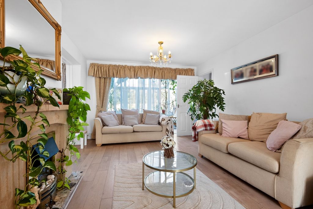 Additional image 6 of 4 bed detached house for saleBeech Avenue, Biggleswade SG18