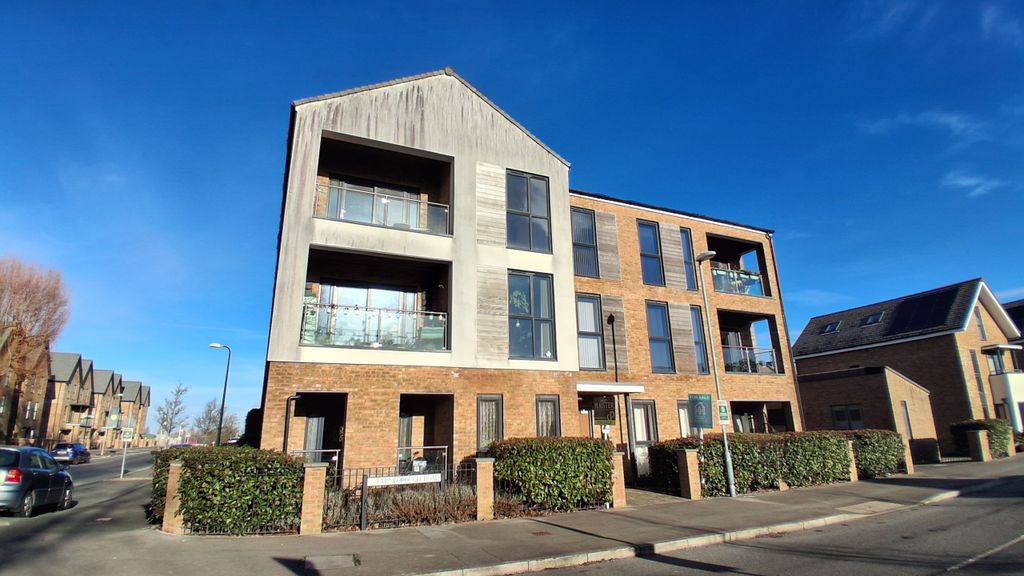 2 bed flat for saleFarnborough Road, Locking, Weston-Super-Mare BS24