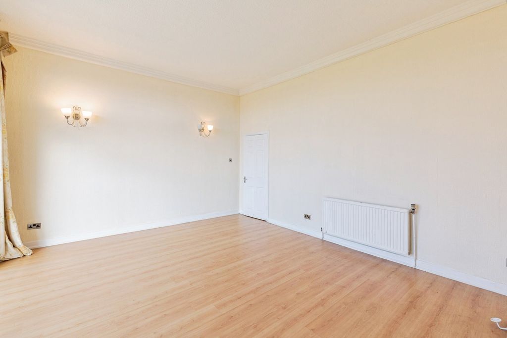 Additional image 4 of 3 bed flat for saleNorth Promenade, Lytham St. Annes, Lancashire FY8