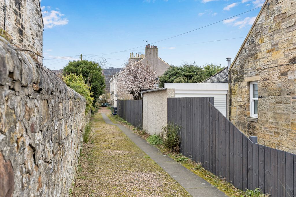 Additional image 17 of 1 bed flat for sale15/8 Belmont Road, Juniper Green, Edinburgh EH14
