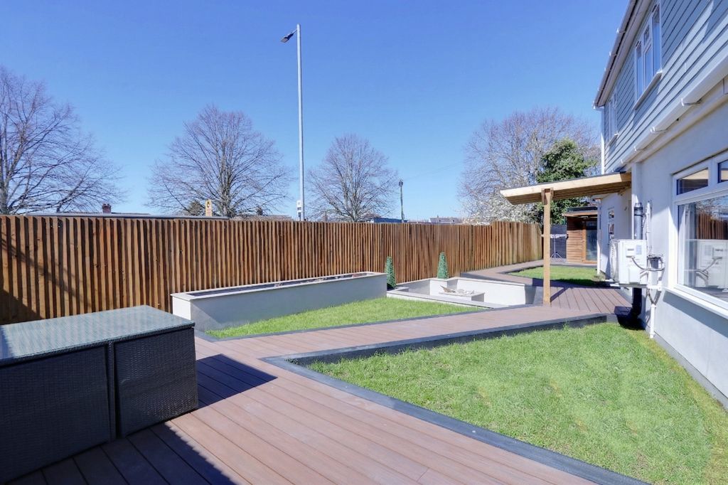 Additional image 37 of 5 bed detached house for sale6 Heathfield, Benfleet SS7