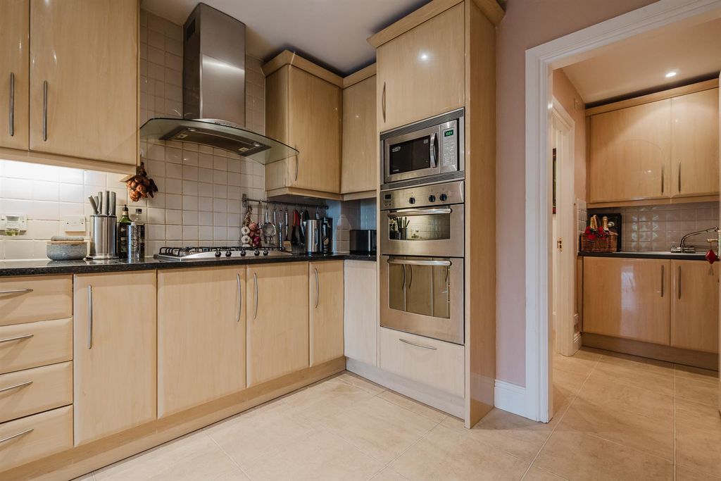 Additional image 13 of 2 bed flat for saleDorset Road, Altrincham WA14
