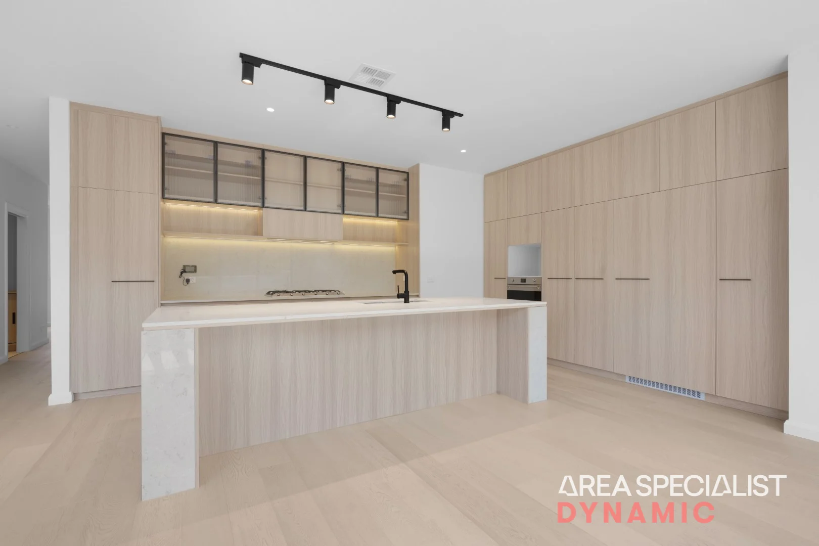 32 Robertson Rd, Nunawading VIC 3131 photo 4