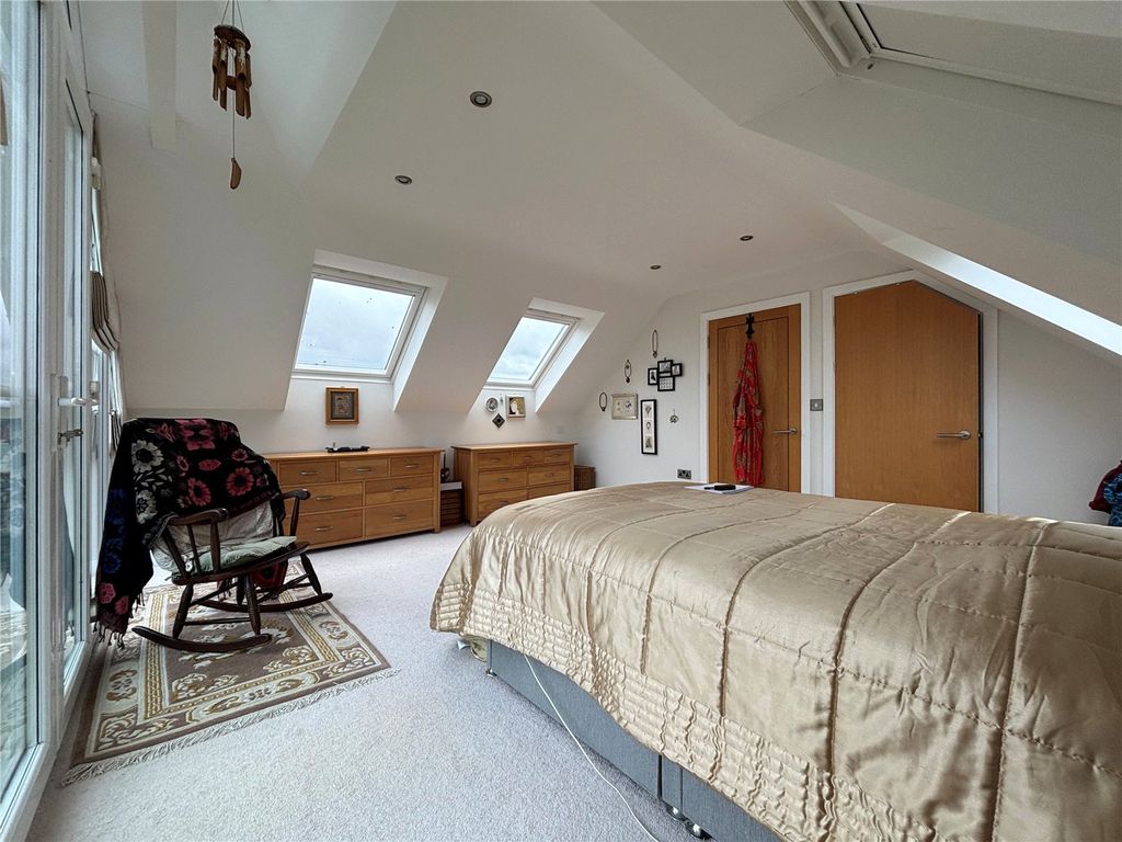 Additional image 10 of 2 bed flat for salePark Avenue, Sticklepath, Barnstaple, Devon EX31