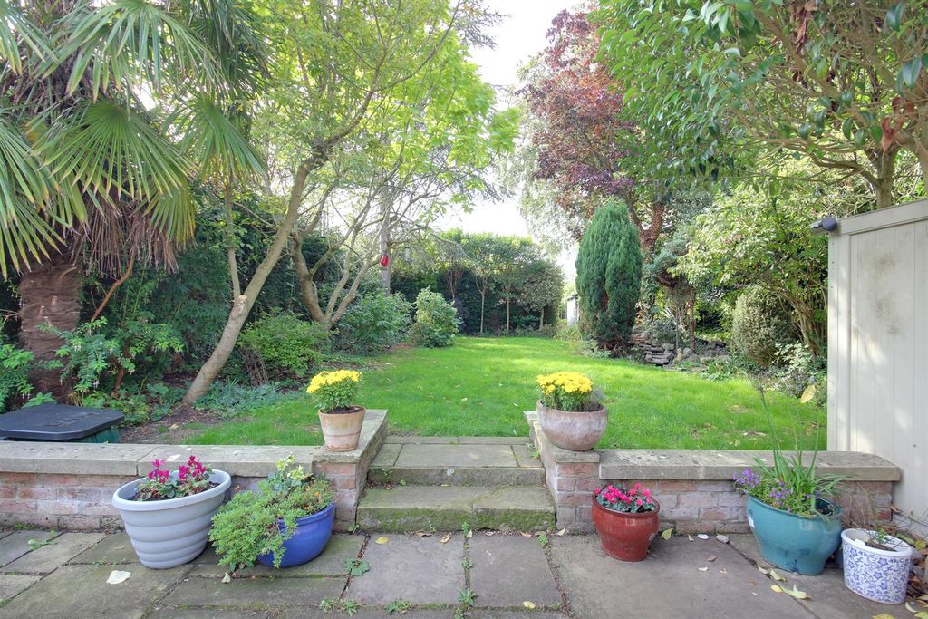 Additional image 11 of 4 bed terraced house for saleLairgate, Beverley HU17